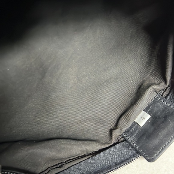 Impecable Prada Tessuto Nylon Crossbody - Picture 15 of 16